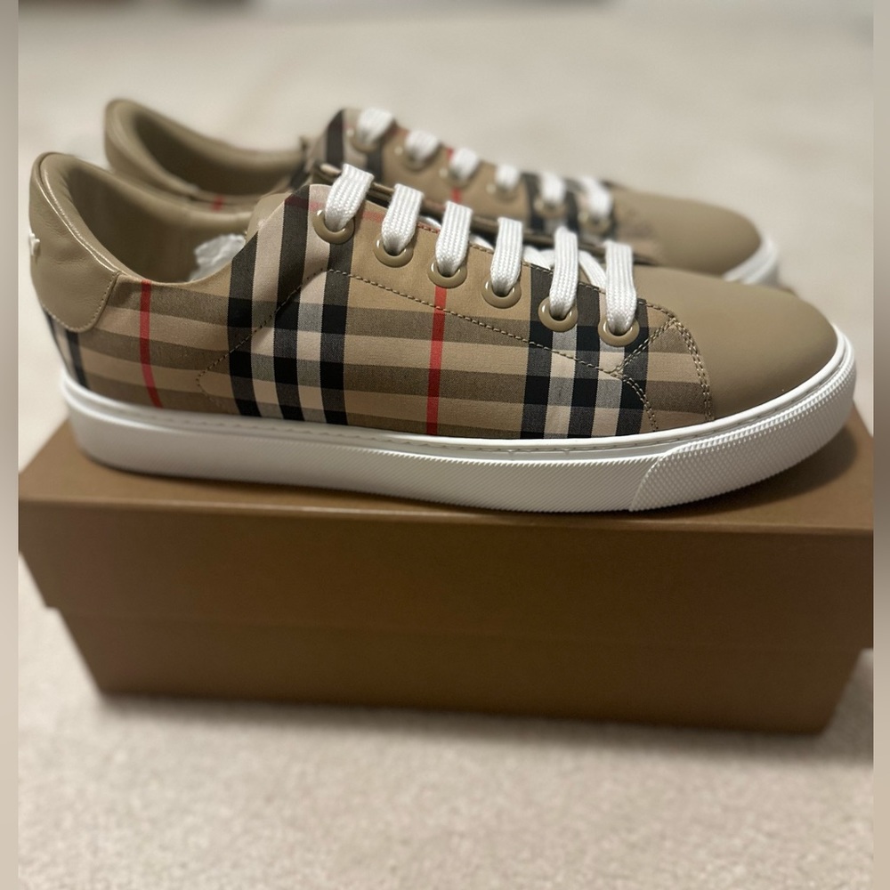 Burberry Women’s Albridge Sneakers